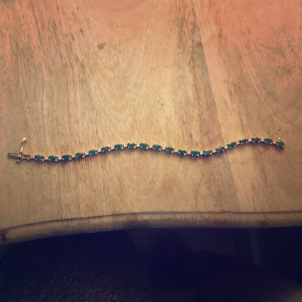 Emerald and Diamond 14K yellow gold bracelet
